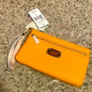 ❣️BNWT❣️Michael Kors wallet small bag